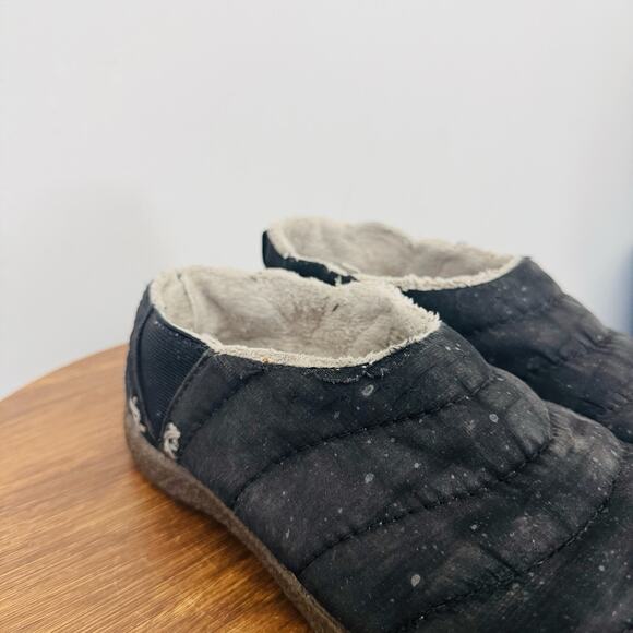 Keen Howser II Black Fur Lined Textile Slipper Women’s Size 7.5 - Picture 10 of 11